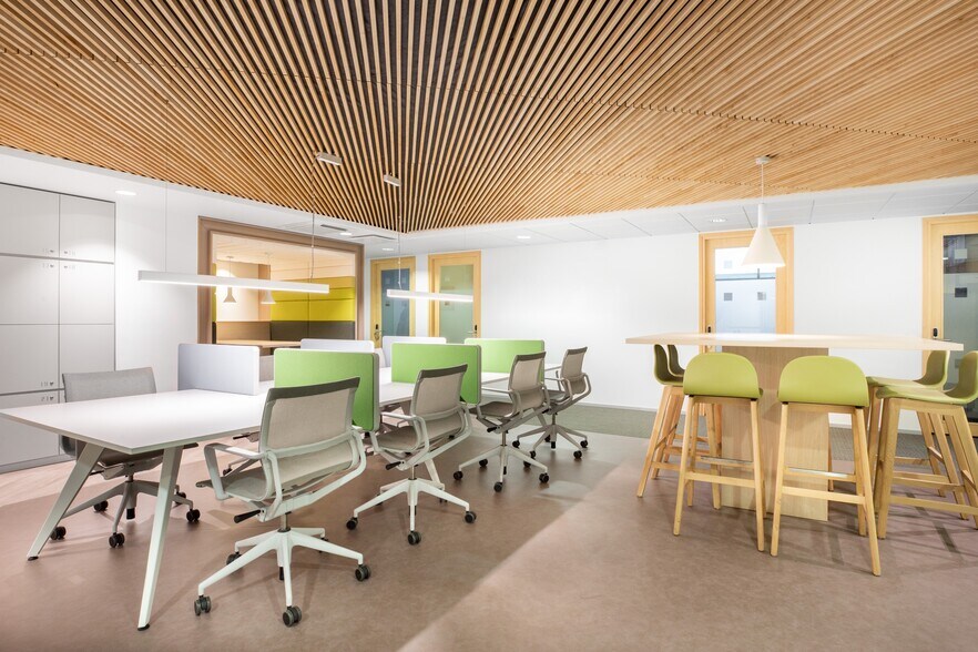 More Photos Of 101-167 N Old Woodward Ave, Birmingham Coworking Space