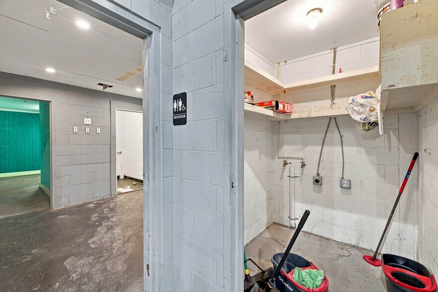 More Photos Of 3811 Darien Hwy, Brunswick Flex For Sale