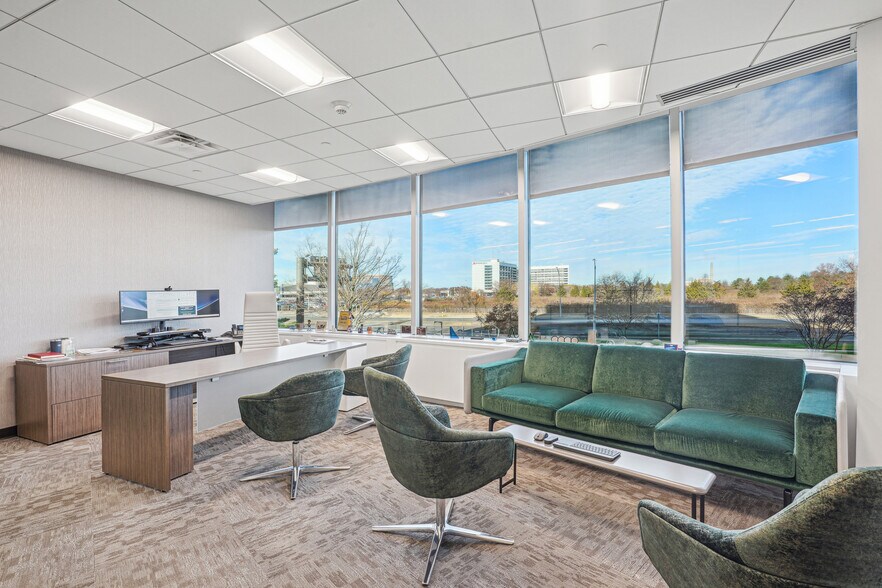 More Photos Of RXR Plz, Uniondale Office Residential For Lease