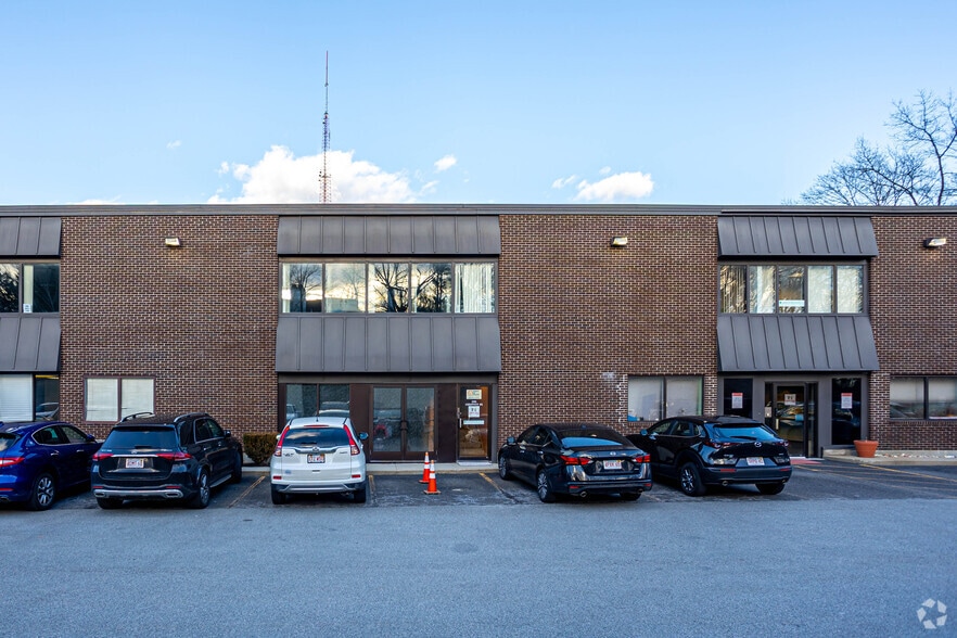 More Photos Of 1191-1193 Chestnut St, Newton Office For Lease