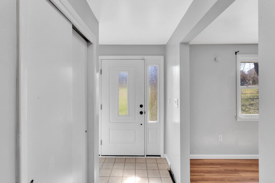 More Photos Of 1060 Pittsburgh Rd, Valencia Office For Sale