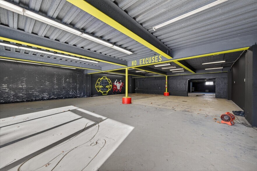 More Photos Of 330 Stage Rd, Monroe Auto Dealership For Lease