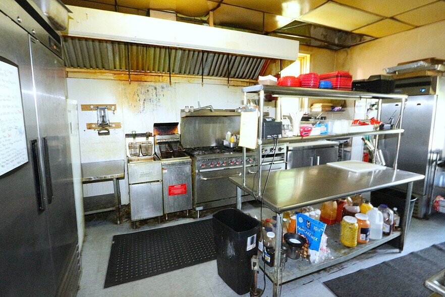 More Photos Of 550 Front St, Fredericktown Bar For Sale