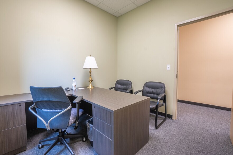 More Photos Of 227 Monogard Dr, Manchester Medical For Sale