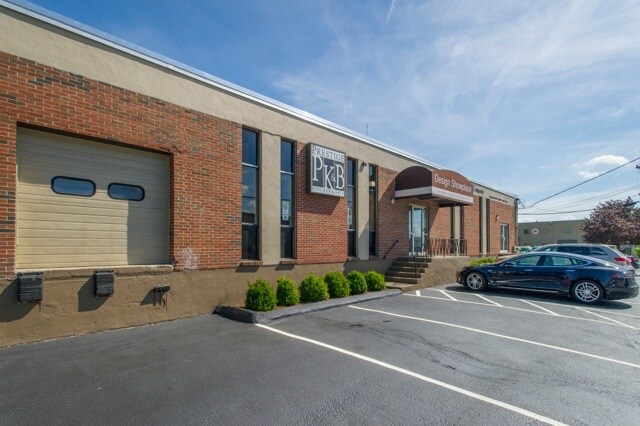 Primary Photo Of 10-16 Charles St, Needham Showroom For Lease