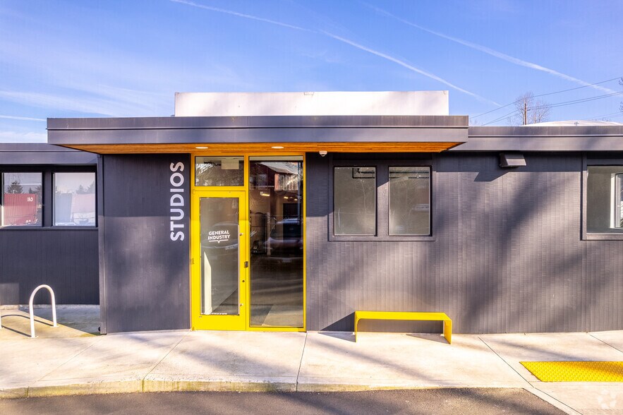More Photos Of 100 NE Farragut St, Portland Light Manufacturing For Lease