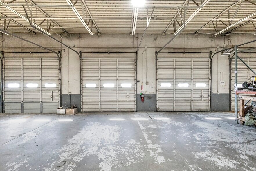 More Photos Of 1909 N Highway 81, Duncan Auto Dealership For Sale