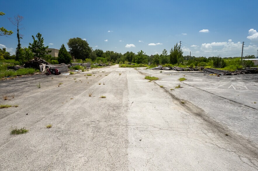 More Photos Of 310 Cypress Rd, Ocala Manufacturing For Sale