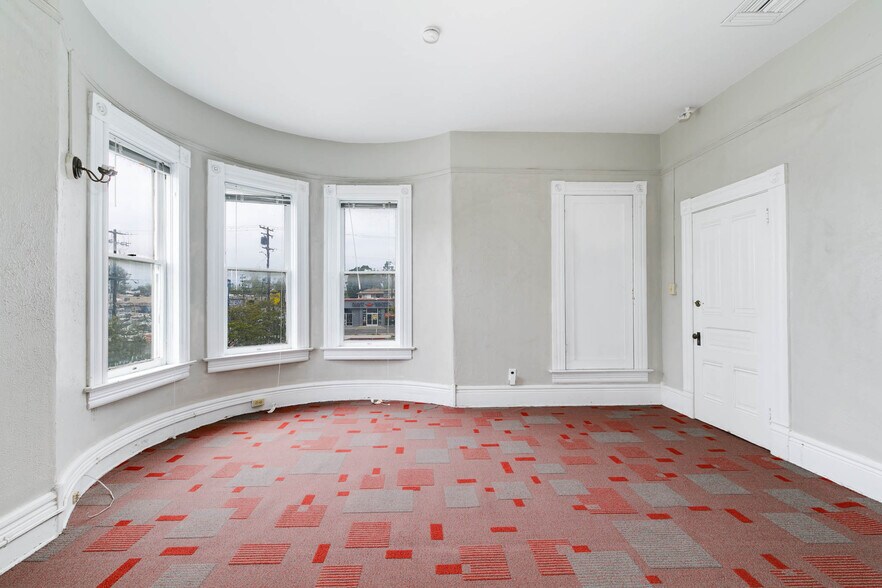 More Photos Of 961 W Holt Blvd, Ontario Medical For Sale