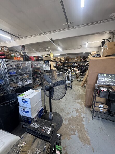 More Photos Of 275 Front Ave, West Haven Auto Repair For Sale