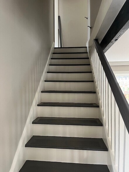 More Photos Of 406 Mill St, Occoquan Freestanding For Lease