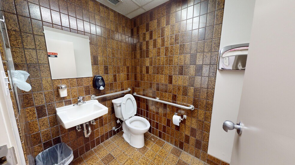 More Photos Of 1005 W 4th St, Winnemucca Bank For Sale