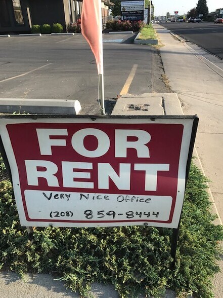 More Photos Of 206-210 12th Ave Rd, Nampa Medical For Lease