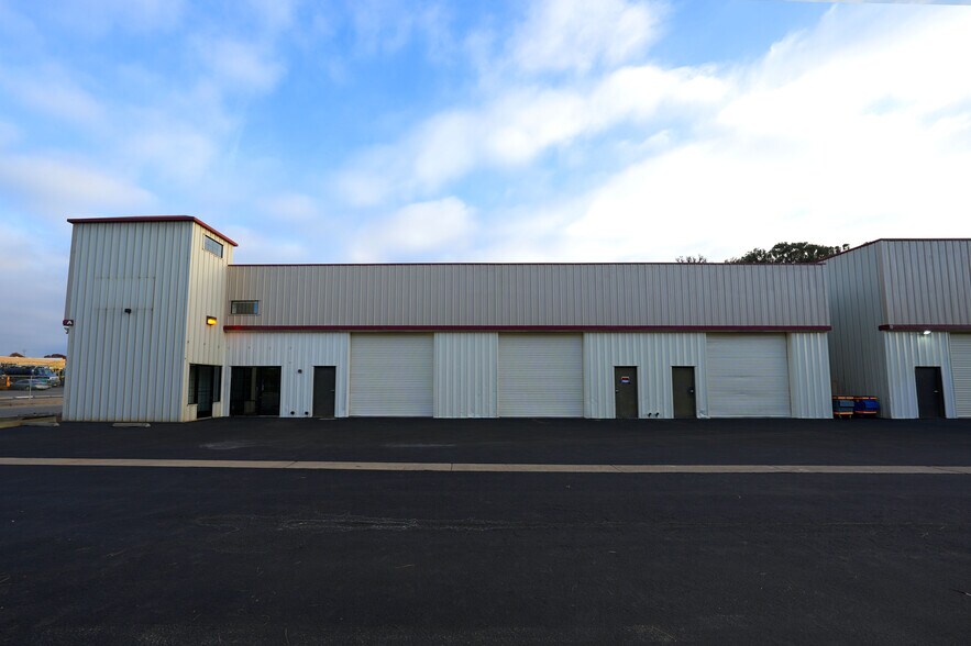 More Photos Of 974 Griffin St, Grover Beach Warehouse For Lease