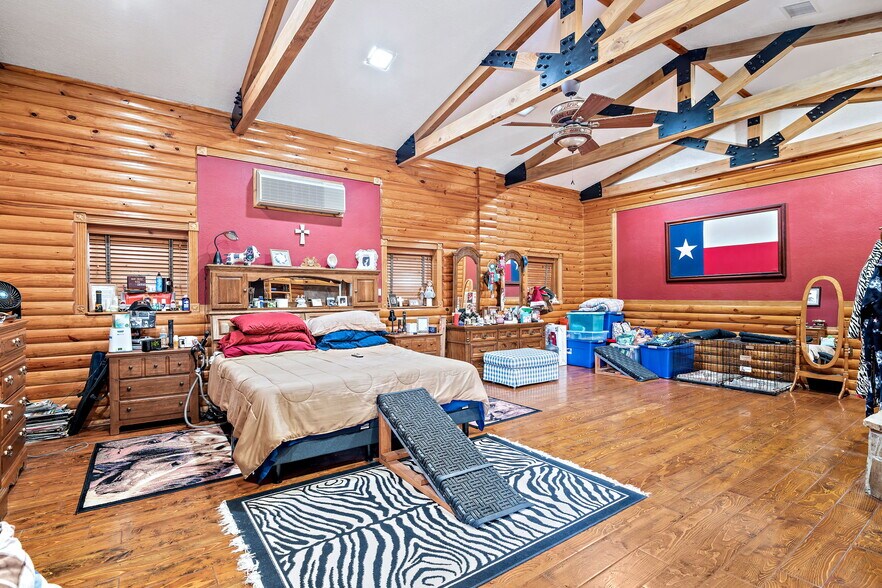 More Photos Of 7438 Wright Rd, Houston Light Distribution For Sale
