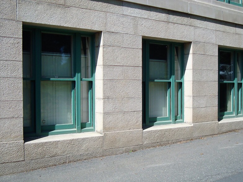 More Photos Of 146 Hartford Rd, Manchester Loft Creative Space For Lease