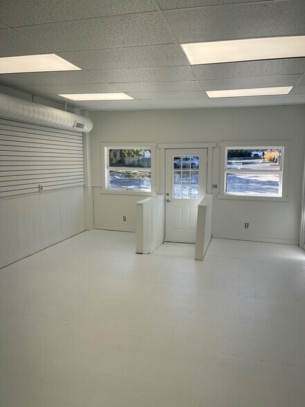 More Photos Of 243 3rd St N, Bayport Office For Sale