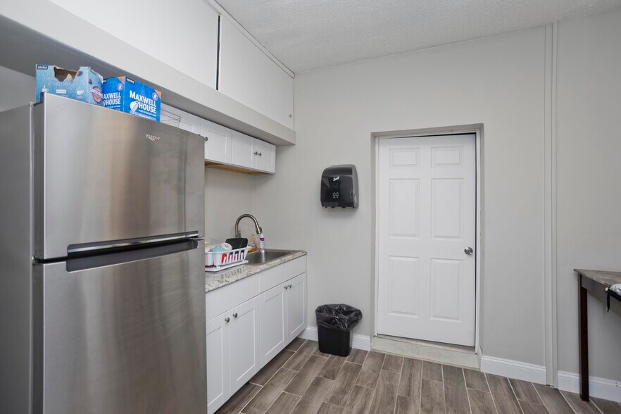 More Photos Of 16 Shaker Rd, East Longmeadow General Retail For Sale