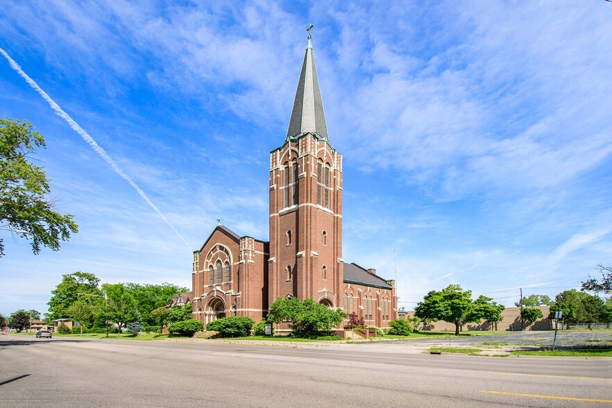 More Photos Of 612 N Michigan Ave, Saginaw Religious Facility For Sale