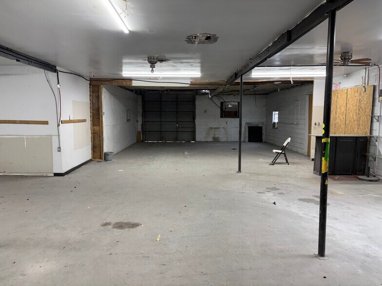 More Photos Of 2707 US Highway 80, Bloomingdale General Retail For Sale
