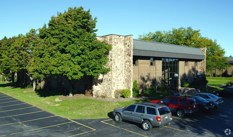 More Photos Of 2505 N 124th St, Brookfield Office For Lease