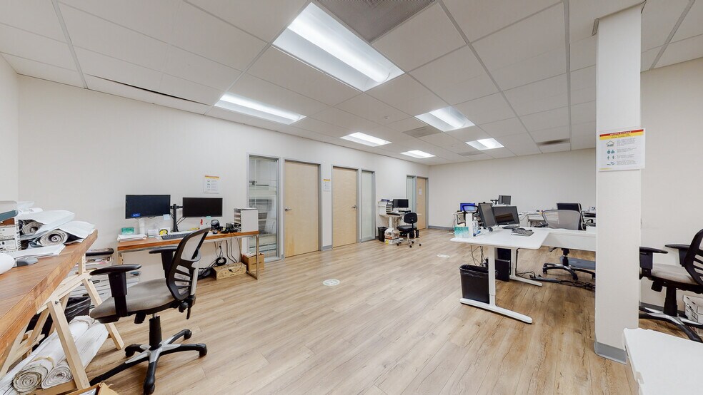 More Photos Of 10537 Santa Monica Blvd, Los Angeles Medical For Sale