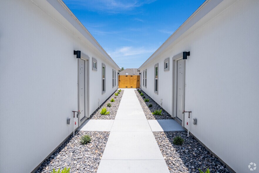 More Photos Of 1802 N Sugar Rd, Edinburg Apartments For Sale