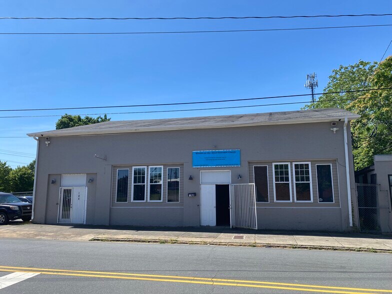 More Photos Of 844 Twenty-Fifth St, Winston-Salem Restaurant For Sale