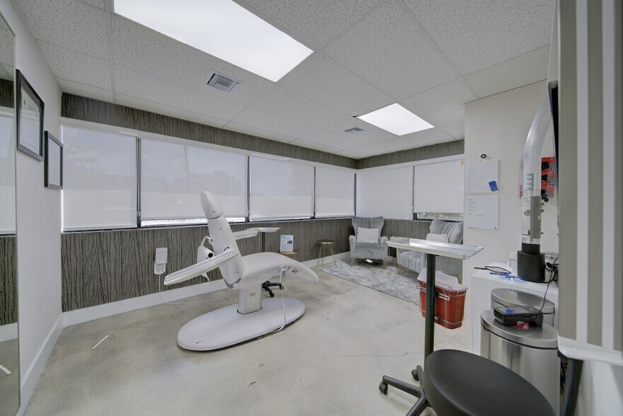 More Photos Of 2455 SW 27th Ave, Miami Medical For Lease