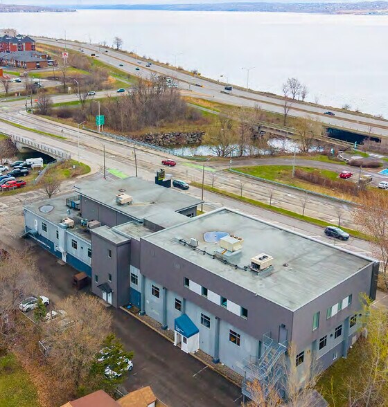 More Photos Of 3365-3367 Sainte-Anne Boul, Québec Office For Sale