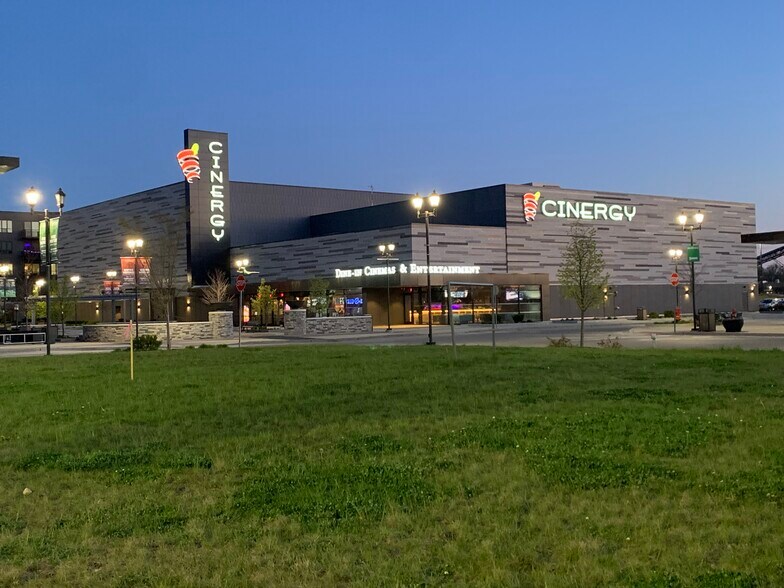 More Photos Of 401 W Dundee Rd, Wheeling Movie Theatre For Sale