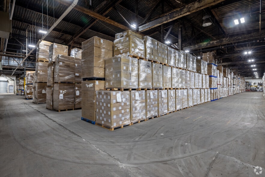 More Photos Of 297 Getty Ave, Paterson Warehouse For Lease