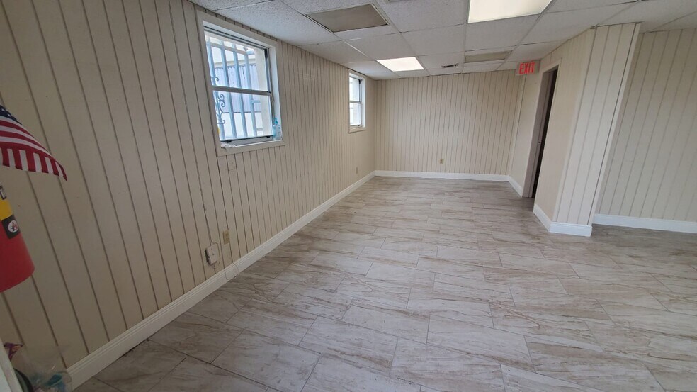 More Photos Of 330-332 W 9th St, Hialeah Storefront Retail Office For Lease