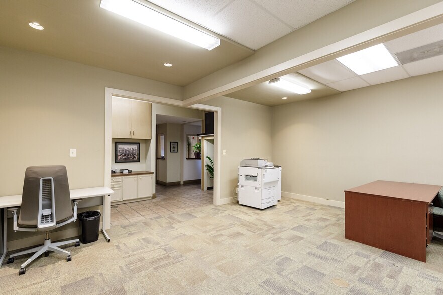 More Photos Of 3301 Santa Fe St, Corpus Christi Office For Lease