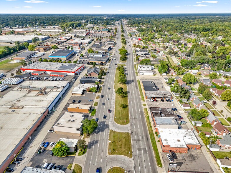 More Photos Of 24825 Michigan Ave, Dearborn Office For Lease