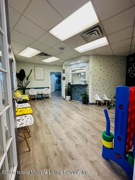 More Photos Of 15 1st St, Staten Island Office For Sale