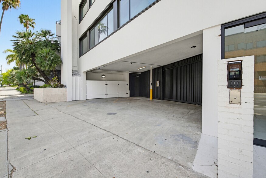 More Photos Of 4262 Wilshire Blvd, Los Angeles Office For Lease