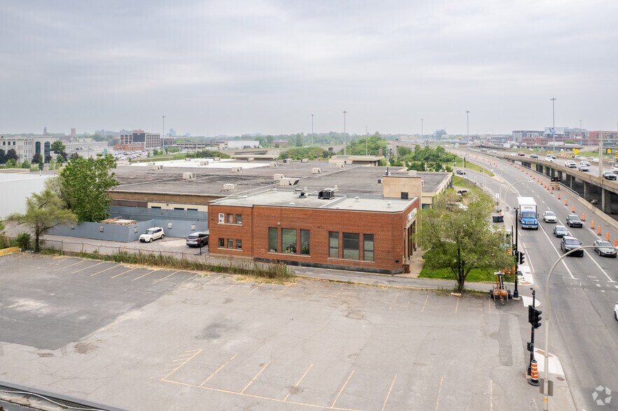 More Photos Of 5385 Ch De La Côte-De-Liesse, Saint-Laurent Service For Sale