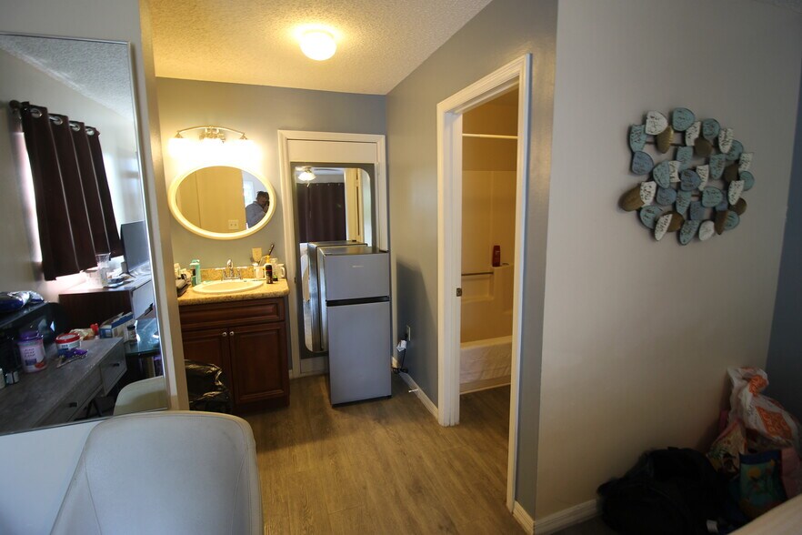 More Photos Of 3220 S Fiske Blvd, Rockledge Hospitality For Sale