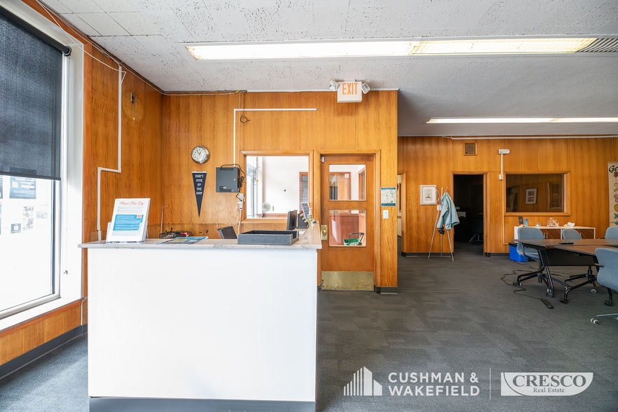 More Photos Of 3308 Lorain Ave, Cleveland Office For Sale