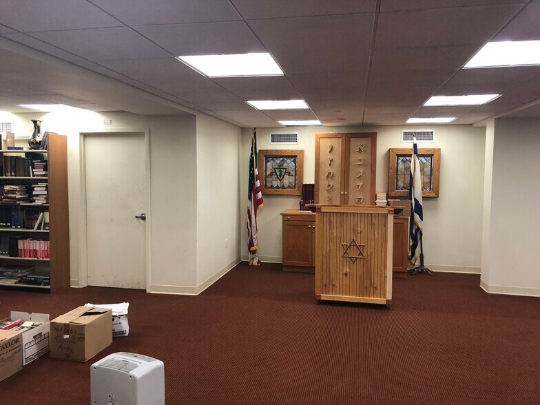 More Photos Of 2966 Crompond Rd, Yorktown Heights Schools For Lease