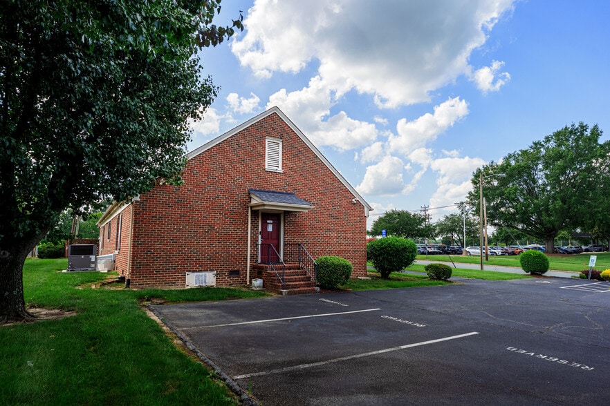 More Photos Of 291 Graham Hopedale Rd, Burlington Medical For Lease