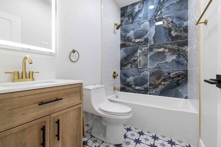 More Photos Of 2632 W 21st St, Chicago Multifamily For Sale