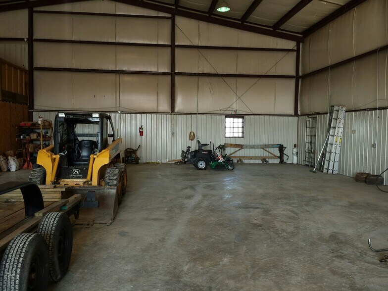 More Photos Of 2275 State Highway 16, Shelbyville Manufacturing For Lease