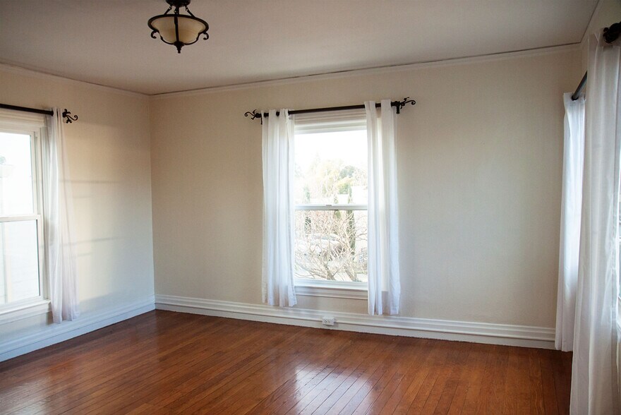 More Photos Of 1050-1054 4th St, Santa Rosa Freestanding For Sale