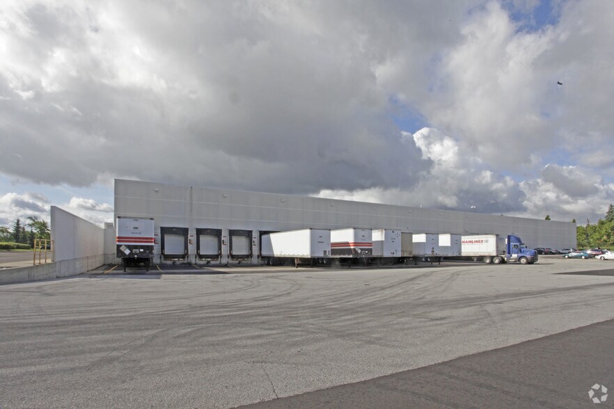 More Photos Of 175 Hillmount Rd, Markham Warehouse For Lease