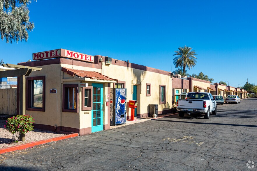 More Photos Of 537 S Country Club Dr, Mesa Hotel For Sale