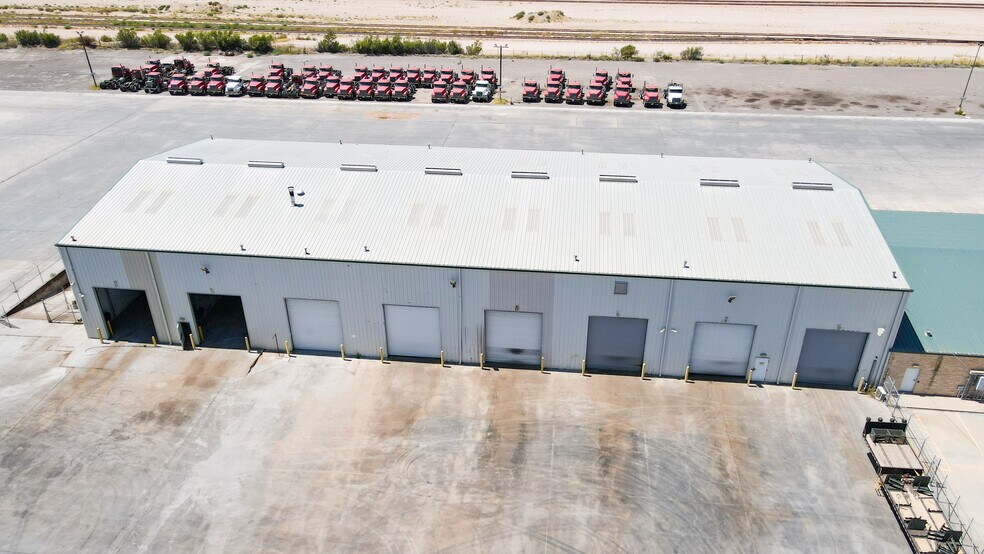 More Photos Of 3201 W Murphy St, Odessa Warehouse For Sale