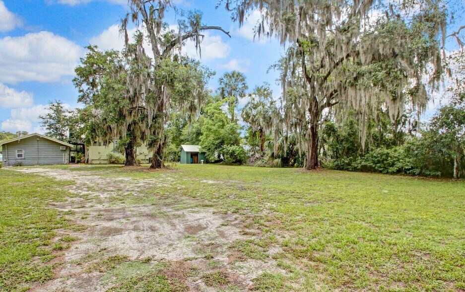 More Photos Of 211 S US Highway 17, East Palatka Apartments For Sale