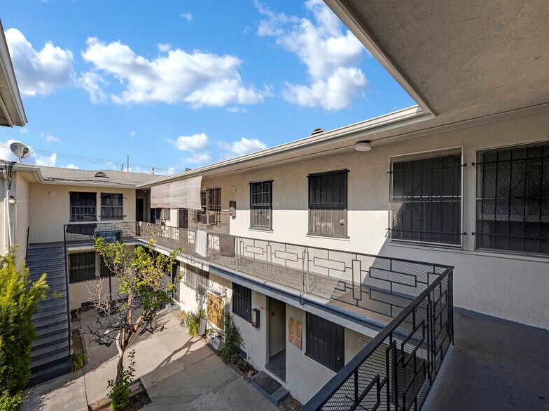 More Photos Of 1200 S Citrus Ave, Los Angeles Apartments For Sale